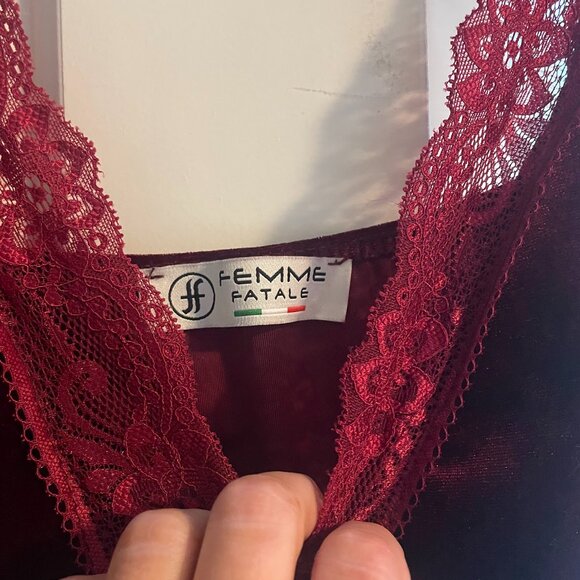 red velvet tank top - Picture 2 of 3